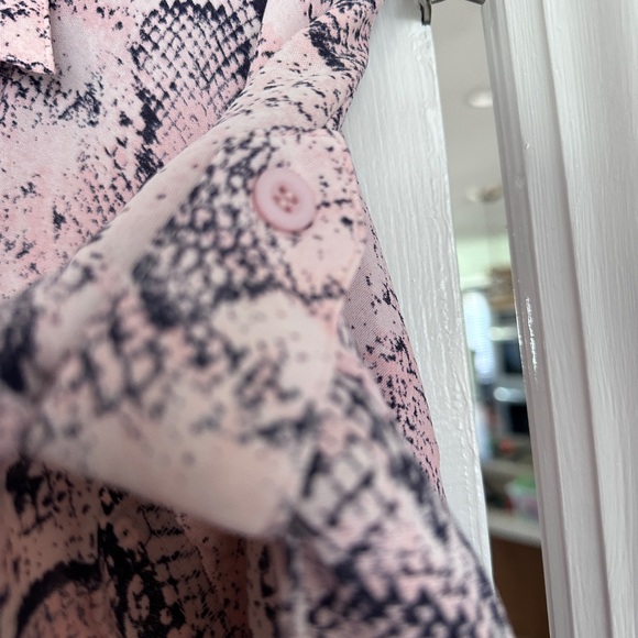 White Birch button down blouse, size Medium. Snake skin print. - Picture 2 of 4